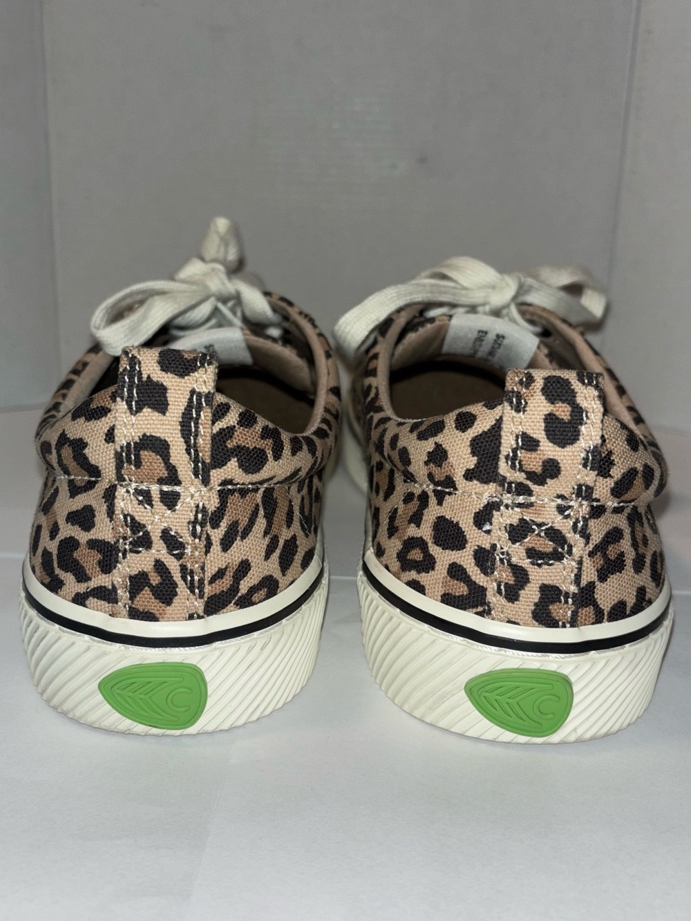 Cariuma OCA Low Canvas Sneakers Leopard Print Unisex Women's Size 10 Men's 8.5 - Picture 14 of 16